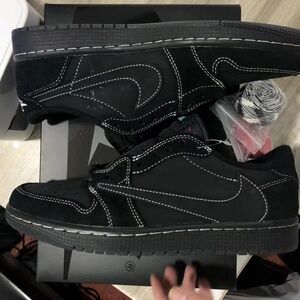 Low Travis Scott Black Phantom